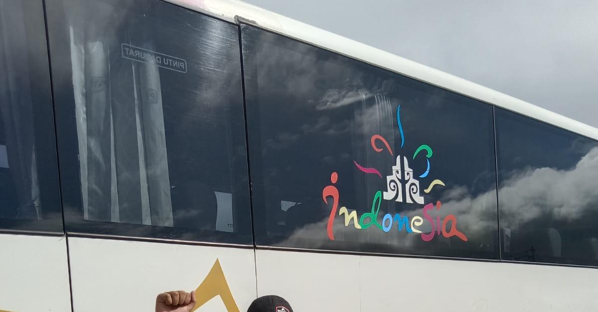 Sopir Mainkan Lampu Sign di Malam  Hari, Ketahui Maksudnya
