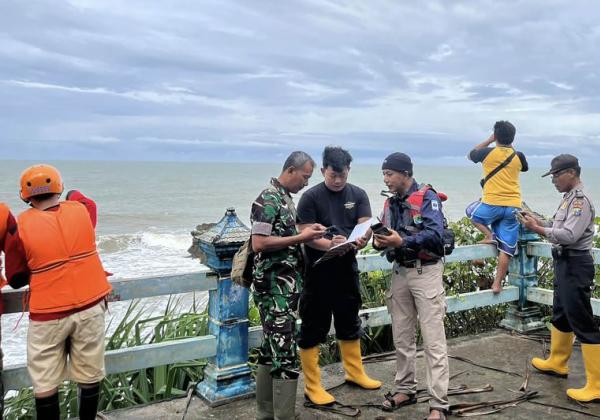 Kronologi 5 Wisatawan Hilang di Pantai Jembatan Panjang Kabupaten Malang, Berawal dari 2 WNA Berenang
