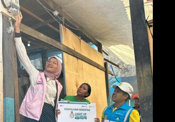 Atasi Segala Hambatan, Srikandi PLN Salurkan Listrik ke Daerah 3T di Sulawesi