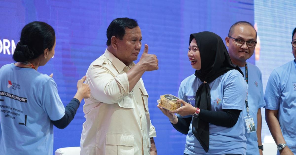 Prabowo Acungi Jempol Cicipi Produk Buatan Pengusaha UMKM MDS Coop