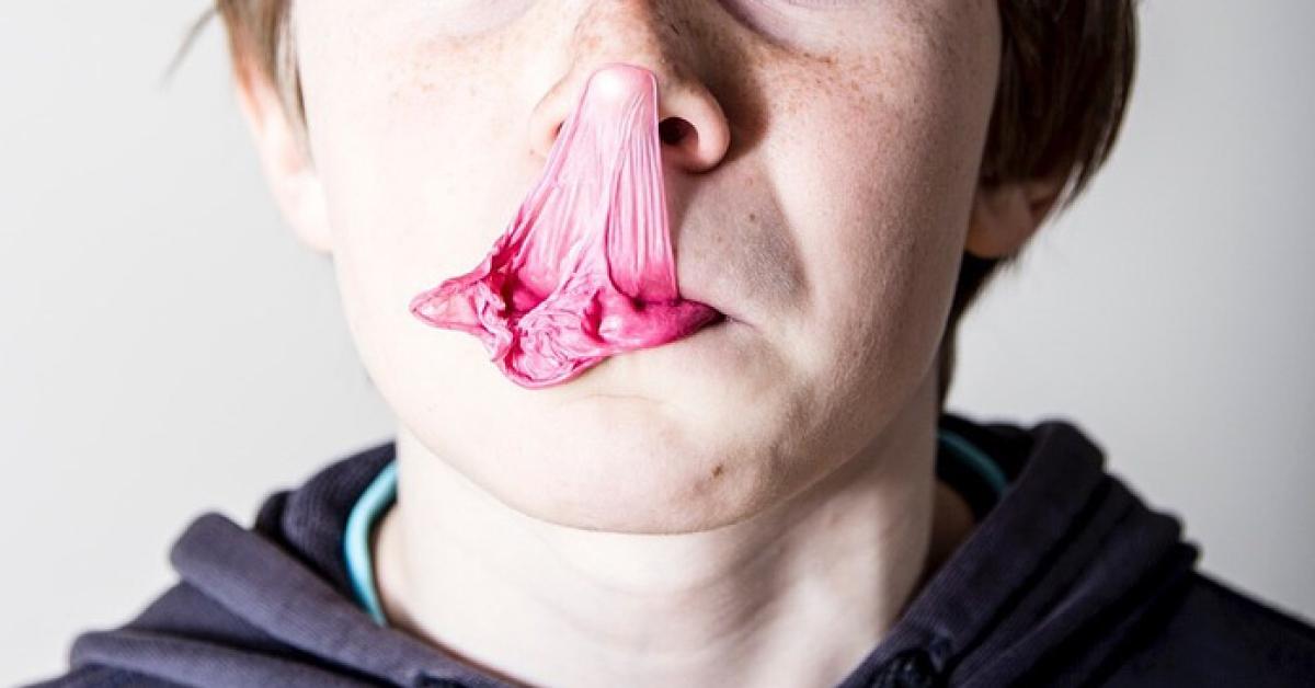 Apa Bahaya Menelan Permen Karet? Ini Kata Dokter