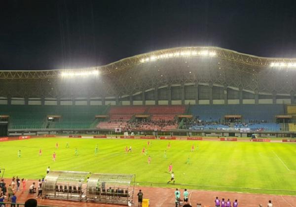 John Terry dan Alessandro Nesta Bermain di Kota Bekasi, Penonton Padati Stadion Patriot Chandrabaga
