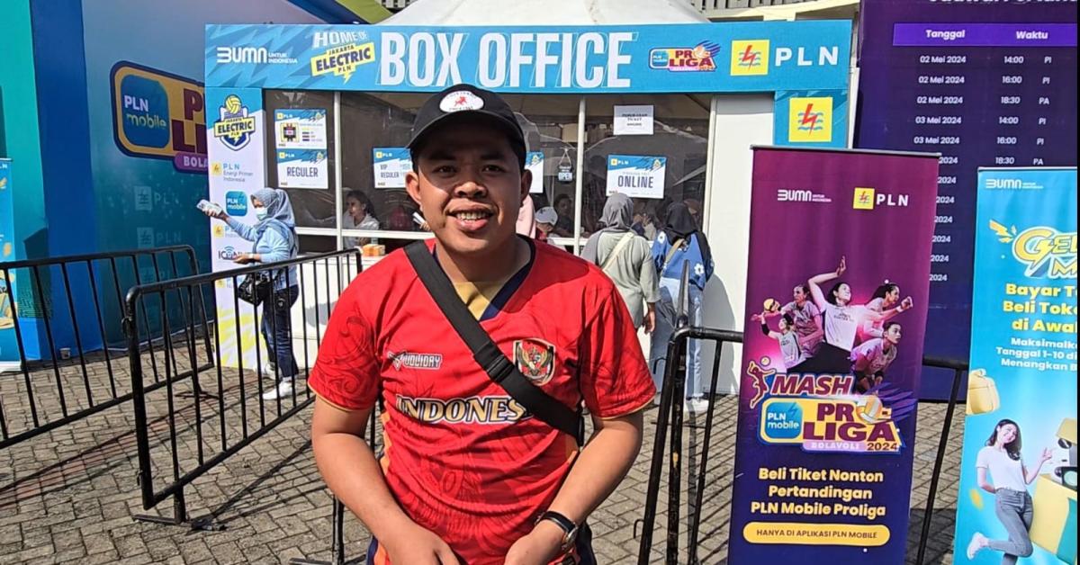 Demi Saksikan PLN Mobile Proliga Seri Semarang, Pecinta Voli Ini Rela Tempuh 5 Jam Perjalanan!