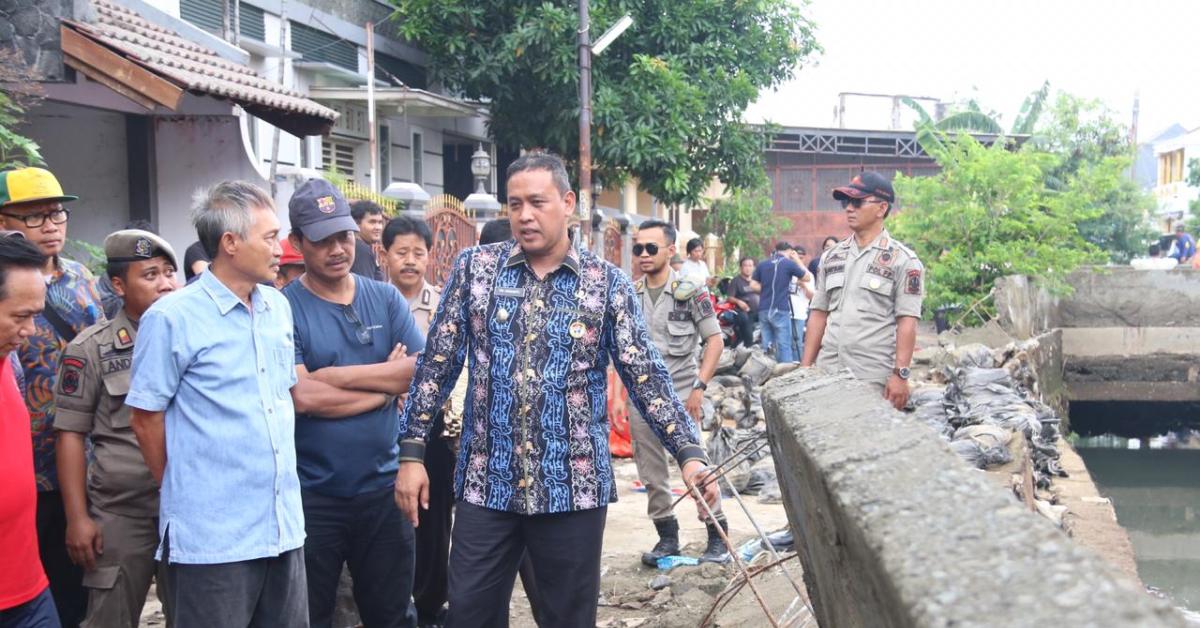 Pemkot Bekasi Revitalisasi Jembatan Penyebab Aliran Air Terhambat