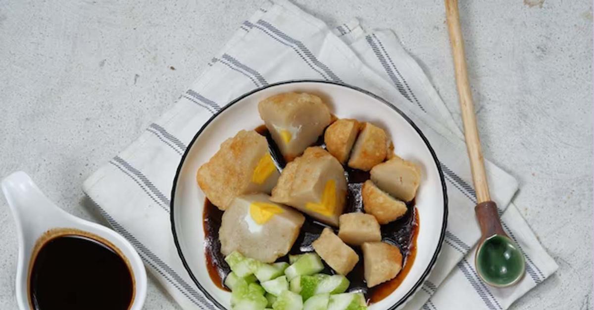 Nikmati Kelezatan Pempek Palembang dengan Resep dan Cukanya yang Menggoda