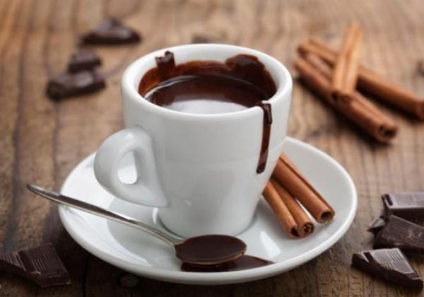 Manfaat Minum Cokelat Panas Sebelum Tidur, Apa Gunanya?