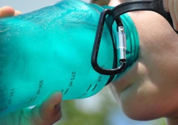 Apa Benar Salah Pilih Waktu Minum Air Putih Sebabkan Masalah Fungsi Liver?