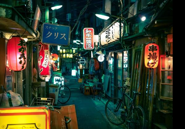 Bar di Jepang Ini Punya Layanan Tampar Wajah Pelanggan, biar Gak Mabuk Katanya