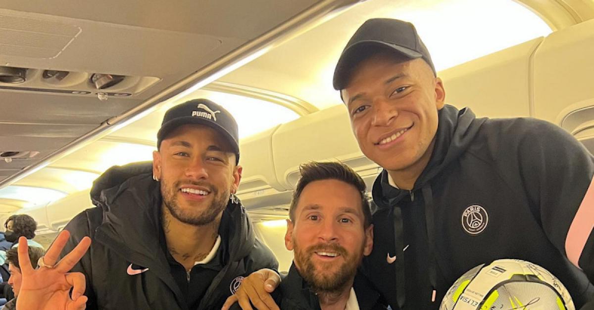 Ngeri, Pesawat Jet Pribadi Neymar Mendarat Darurat di Brazil