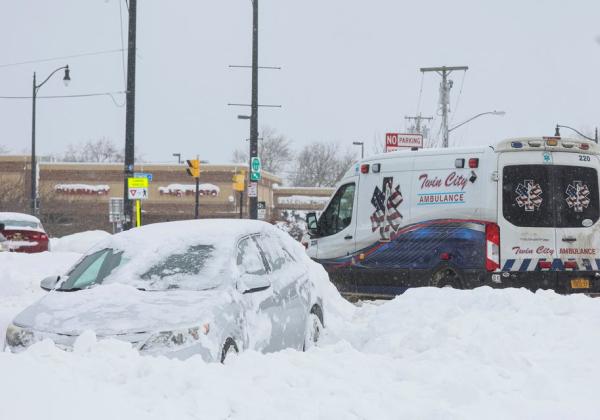 Ganasnya Badai Salju di Amerika Serikat, 27 Orang Tewas hingga Sejumlah Mobil Terkubur di Jalanan