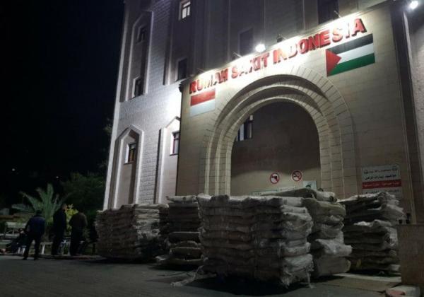 11 Rudal Israel Jatuh di Halaman RS Indonesia di Gaza, Kemenlu RI: Biadab!