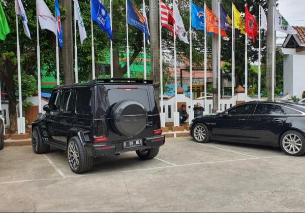 PPP Kota Bekasi Datangi Kantor KPU Bawa 2 Mobil Mewah, Jaguar XJL dan Mercedes Benz G Class Brabus 800