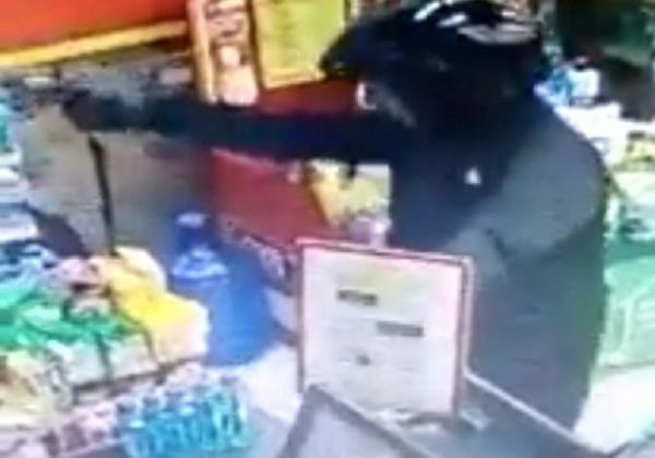 Viral Perampokan Bersenjata Api di Minimarket, Polisi: Mohon Doanya Segera Terungkap