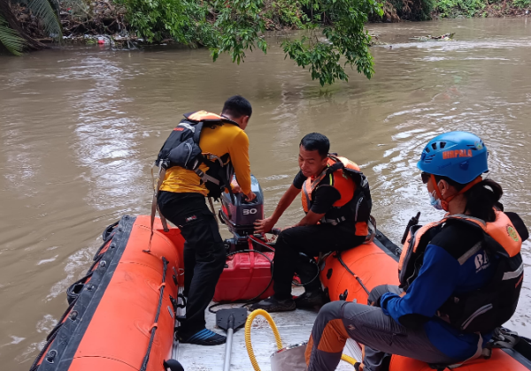 Adik Kakak Hilang Tenggelam di Kali Cikarang, Unit Siaga SAR Bekasi Lakukan Pencarian