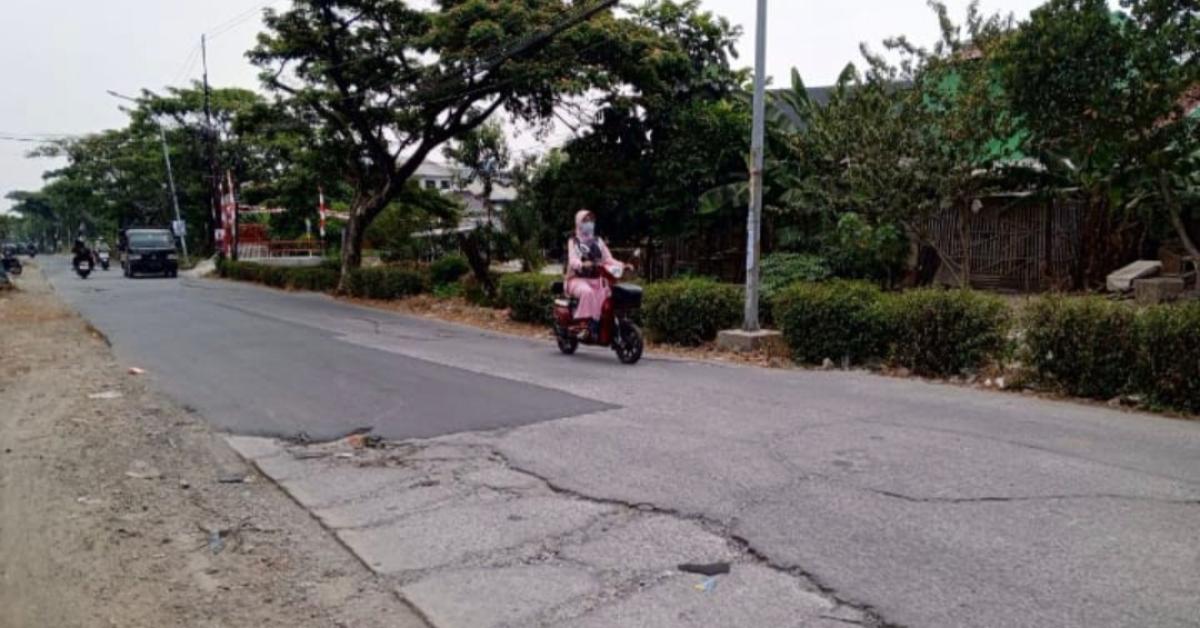 Daftar 10 Provinsi dengan Jalan Rusak Terpanjang di Indonesia Versi Kementerian PU