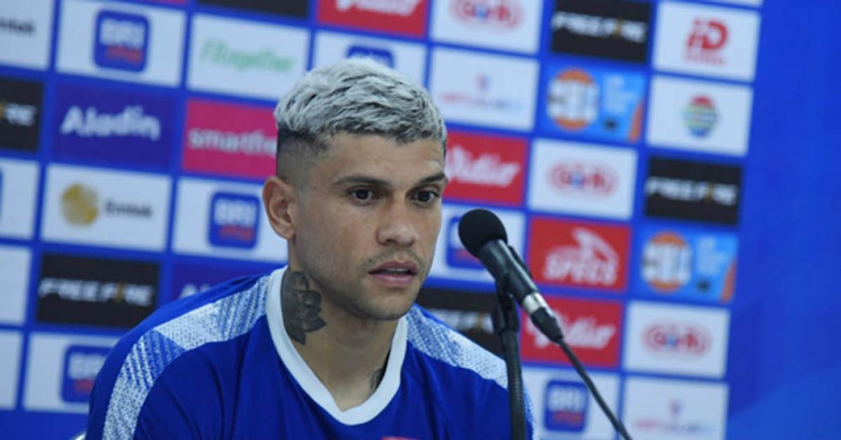 Memalukan! Persib Kalah, Ciro Alves Lempar Jari Tengah ke Penonton