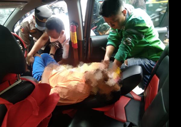 Mobil Honda BRV Berjalan Zigzag di Cipondoh Tangerang, Saat Diperiksa Warga Ternyata Sopir Sudah Meninggal