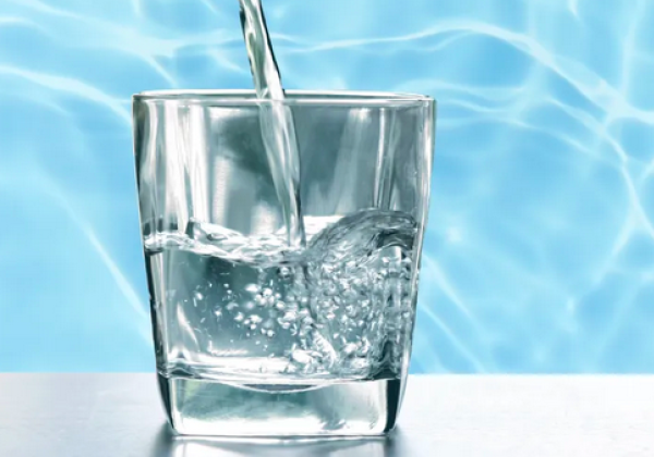 Kaya Manfaat, Berikut Benefit Rutin Minum Air Putih untuk Kesehatan
