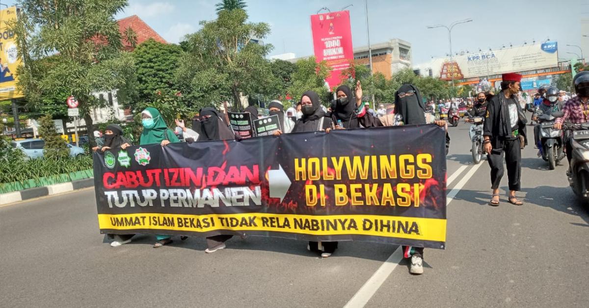 Ratusan Massa Aksi 107 Bela Nabi Geruduk Pemkot Bekasi, Tuntutannya: Cabut Permanen Izin Holywings 
