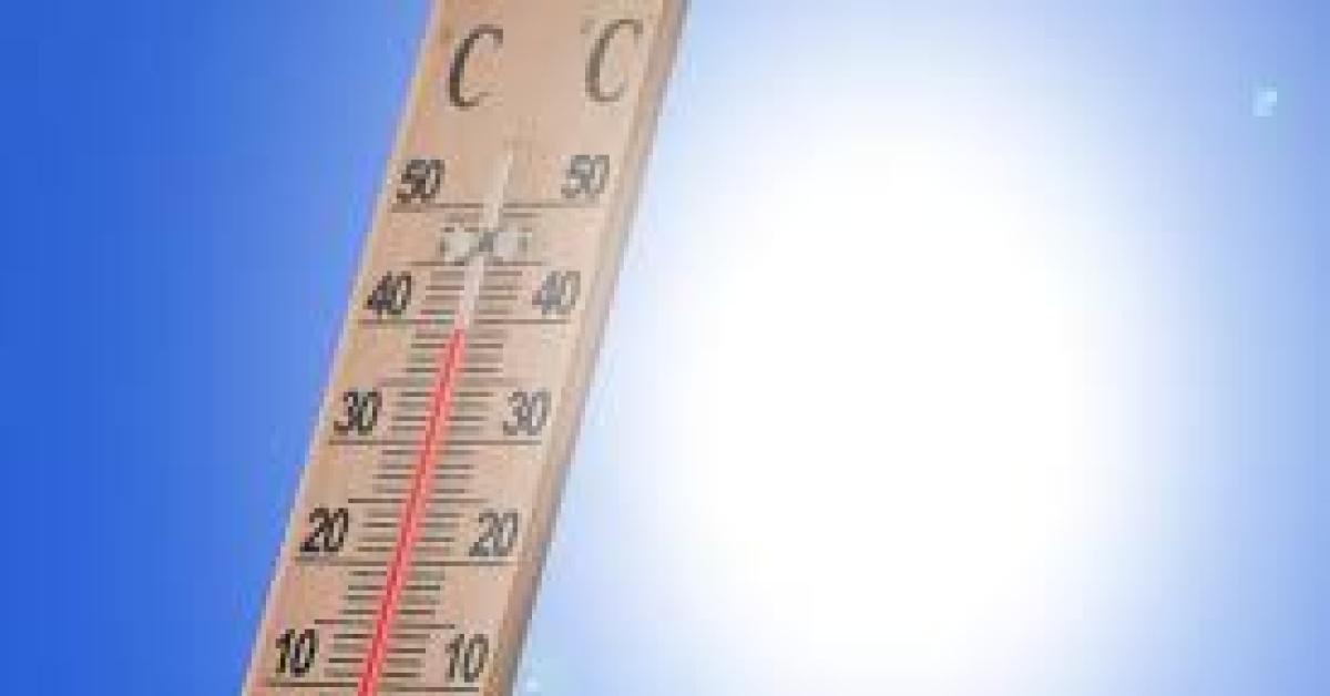 Prediksi BMKG Suhu Panas up to  36 Derajat Celcius Masih Terjadi Rabu 25 Oktober di  Surabaya pada Siang Hari 