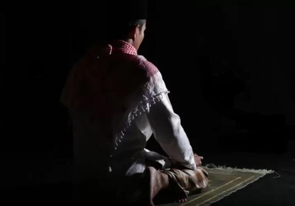 Niat Sholat Tahajud Lengkap dengan Tata Cara Beserta Doa dan Artinya