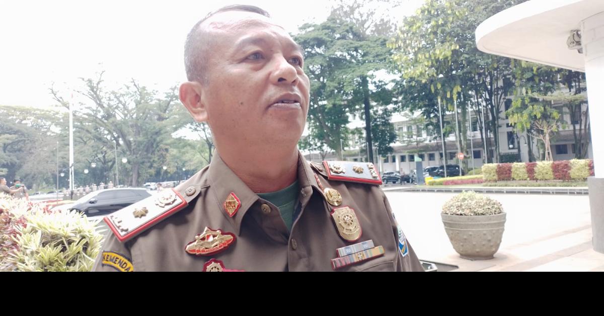 Reklame yang Roboh di Perempatan Samsat Kota Bandung Ternyata Ilegal