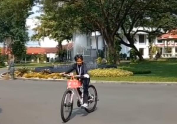 Sukses Nyanyikan 'Ojo Dibandingke' di Istana Negara, Farel Prayoga Dapat Hadiah Sepeda 