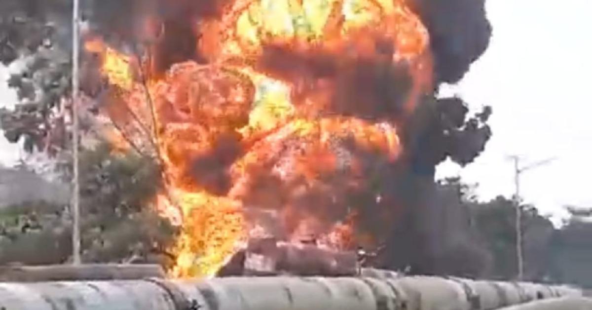 Mobil Pengangkut BBM yang Diduga Milik PT Elnusa Petroleum Terbakar, Begini Kronologinya