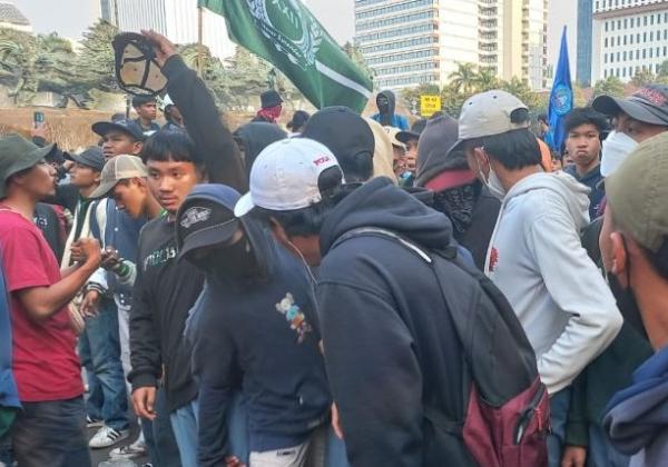 Demo Kenaikan BBM: Assalammu'alaikum STM Datang Bawa Pasukan