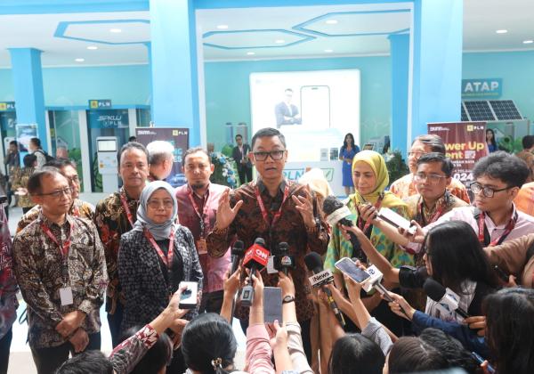 Banyak Menarik Pengunjung, PLN Dapat Penghargaan Most Interactive Booth di IIMS 2024
