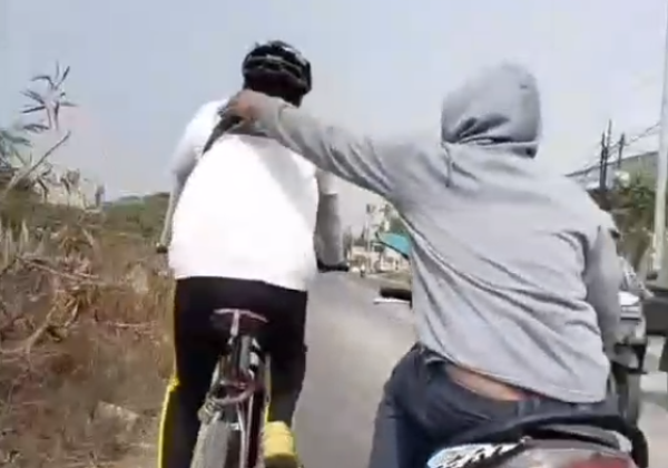 Viral di Media Sosial, Seorang Pria di Bekasi Jadi Korban Penjambretan Saat Bersepeda