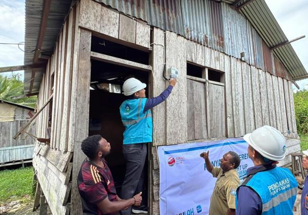Bertahun-tahun Tak Bisa Nikmati Listrik, 3.024 Warga Dapat Bantuan Pasang Listrik dari Donasi Pegawai PLN
