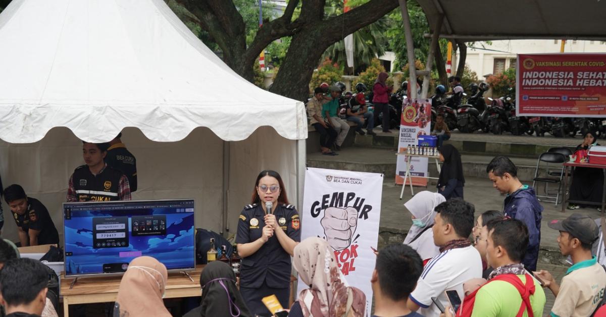 Bea Cukai Sosialisasikan Ketentuan IMEI pada Masyarakat Palu dan Mataram