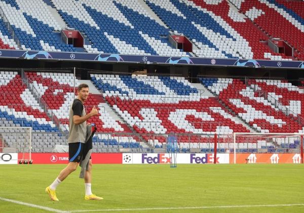 4 Potret Ekspresi Lewandowski saat Kembali ke Markas Bayern Munchen Sebagai Musuh