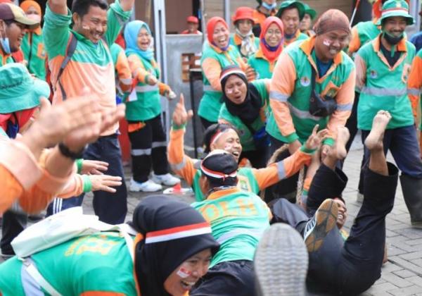Begini Keseruan Ratusan Petugas Kebersihan Kota Tangerang Ikut Lomba Agustusan