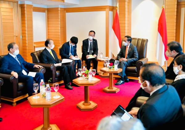 Airlangga 'Bocorkan' Hasil Pertemuan Jokowi dengan Ketua Liga Parlementer Jepang-Indonesia