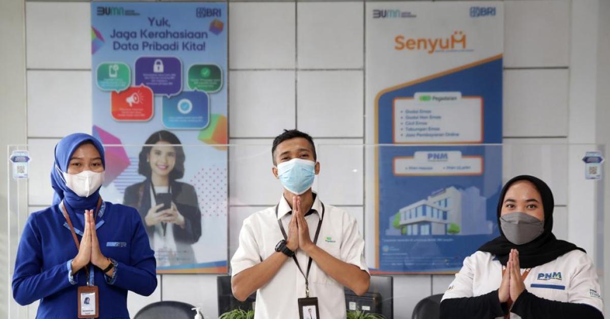 Holding Ultra Mikro Semakin Bermanfaat, Jokowi Apresiasi Produk Batik Nasabah Ini!
