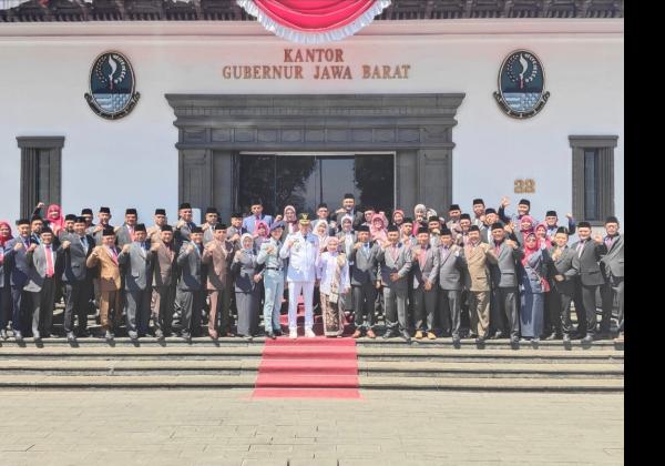 Gubernur Jawa Barat Ridwan Kamil Resmi Lantik Tri Adhianto Menjadi Wali Kota Bekasi