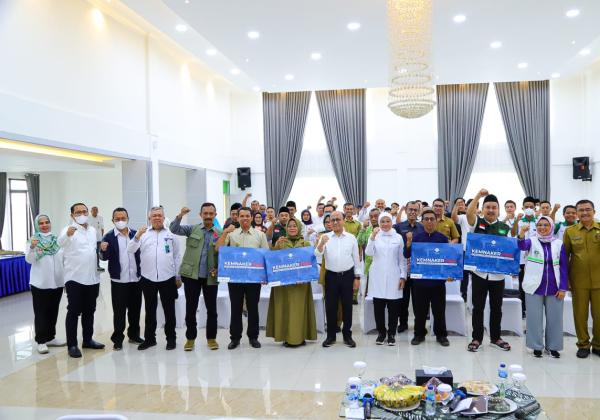 Kemenaker Salurkan Bantuan untuk Korban Gempa Cianjur