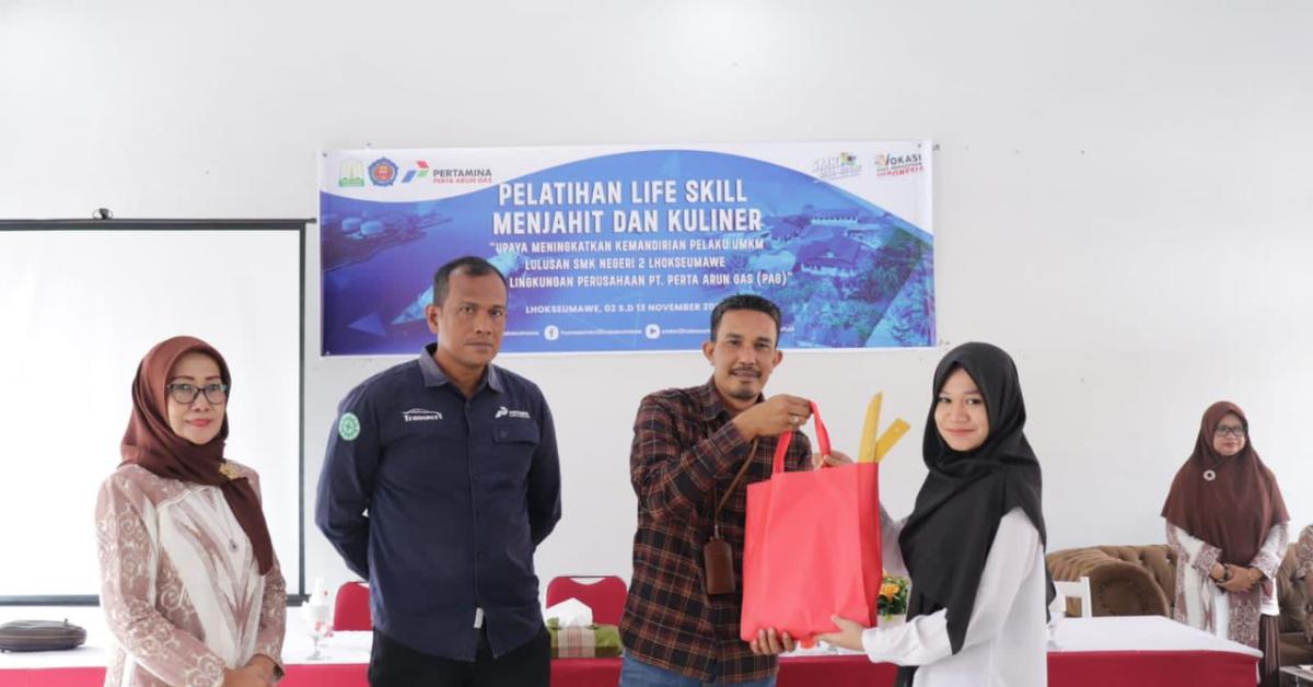 Sinergi dengan SMKN 2 Lhokseumawe, Perta Arun Gas Fasilitasi Pelatihan Menjahit dan Kuliner