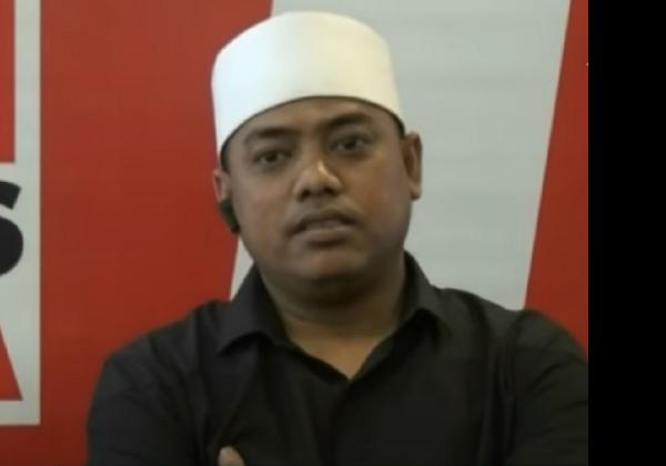Muannas Alaidid Ledek Roy Suryo Pakai Penyangga Leher Usai Diperiksa Polisi Kasus Meme Stupa