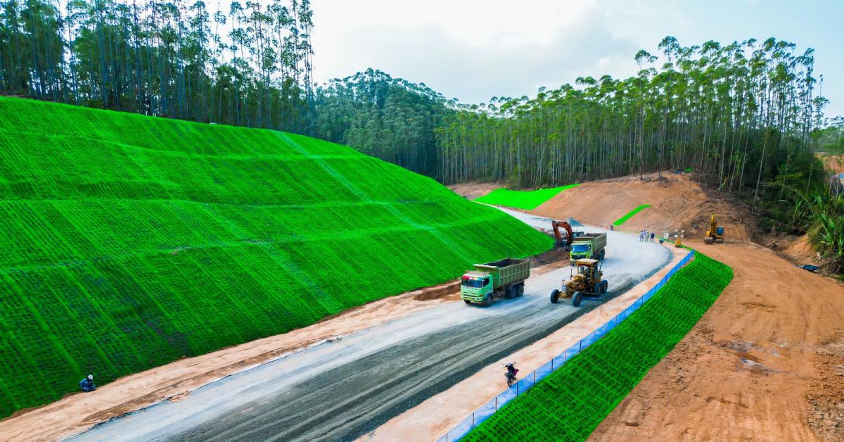 Brantas Abipraya Tingkatkan Infrastruktur Jalan di IKN