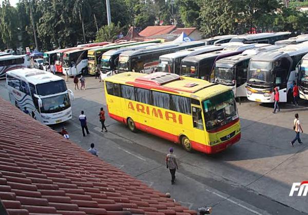 Bus Terlambat Datang, Ratusan Pemudik Asal Jakarta Terlantar di Terminal Kudus