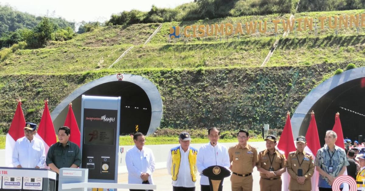 Tol Cisumdawu Diresmikan, Jokowi Sebut Negara Asing Berebut Investasi di Bandara Kertajati