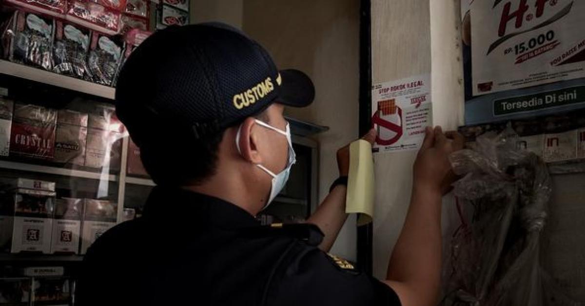 Bea Cukai Ajak Masyarakat Kenali Ciri Rokok Ilegal dan Berantas Peredarannya