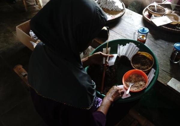 Lindungi Industri Rumahan, Pemerintah Tetapkan Tarif Baru Rokok Kelembak Kemenyan