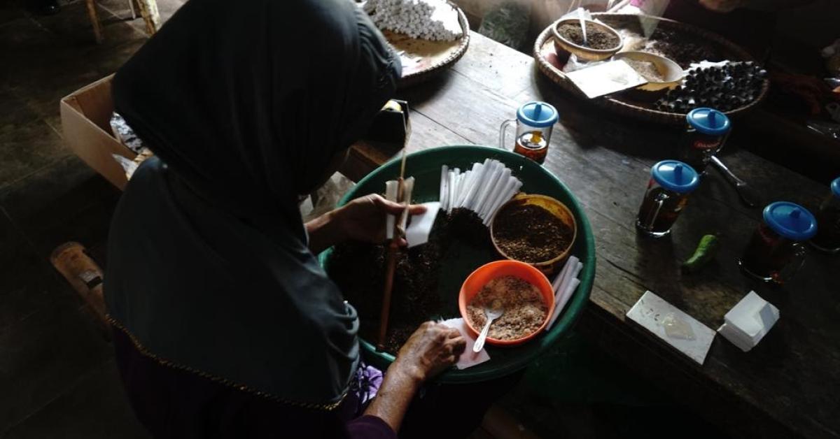 Lindungi Industri Rumahan, Pemerintah Tetapkan Tarif Baru Rokok Kelembak Kemenyan