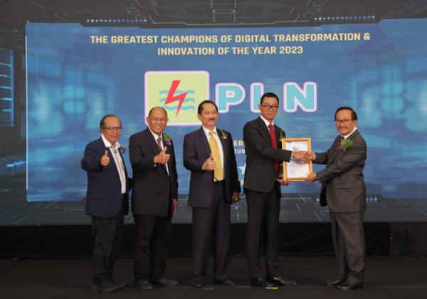 Dirut Raih Best CEO Digital Technology dan Innovation Award 2023, PLN Group Borong 11 Penghargaan