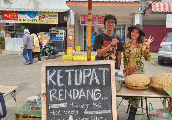 Unik Pedagang Ketupat Rendang di Kota Bekasi, Padukan Fashion dan Resep Turun Temurun dari Orang Tua