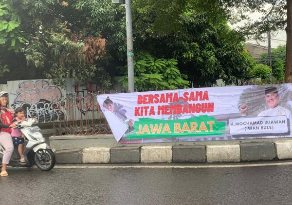 Spanduk Iwan Bule Membangun Jabar Terpasang di Jalanan Kota Bekasi, Begini Respon Mochamad Iriawan